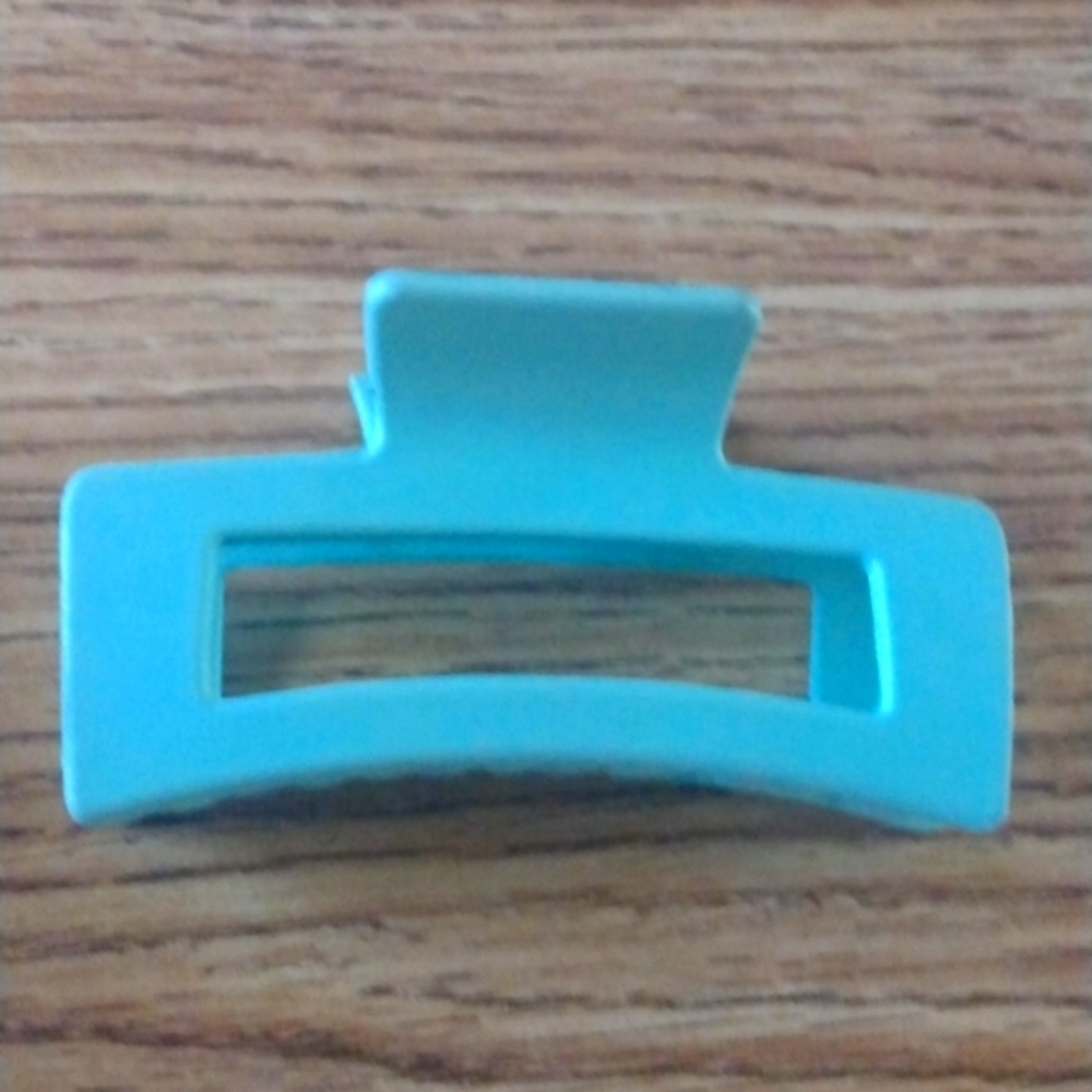 Blue, medium, hair clip